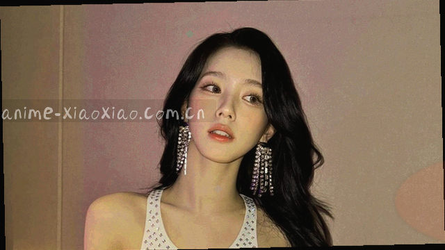 《车站前的长椅》场景动漫横版封面，黄昏车站长椅